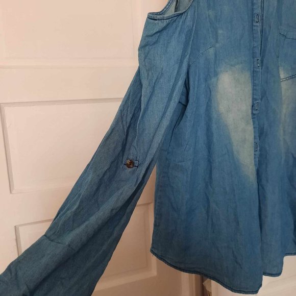 Fashion Nova denim cold shoulder top - Picture 3 of 4